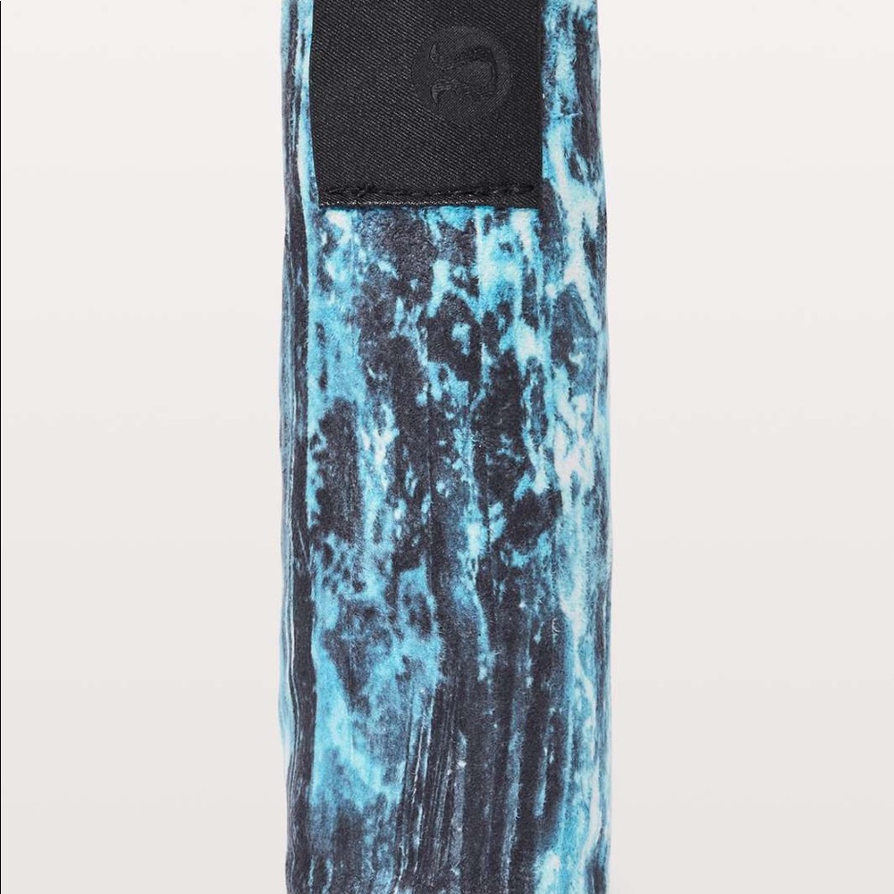 Lululemon the small towel